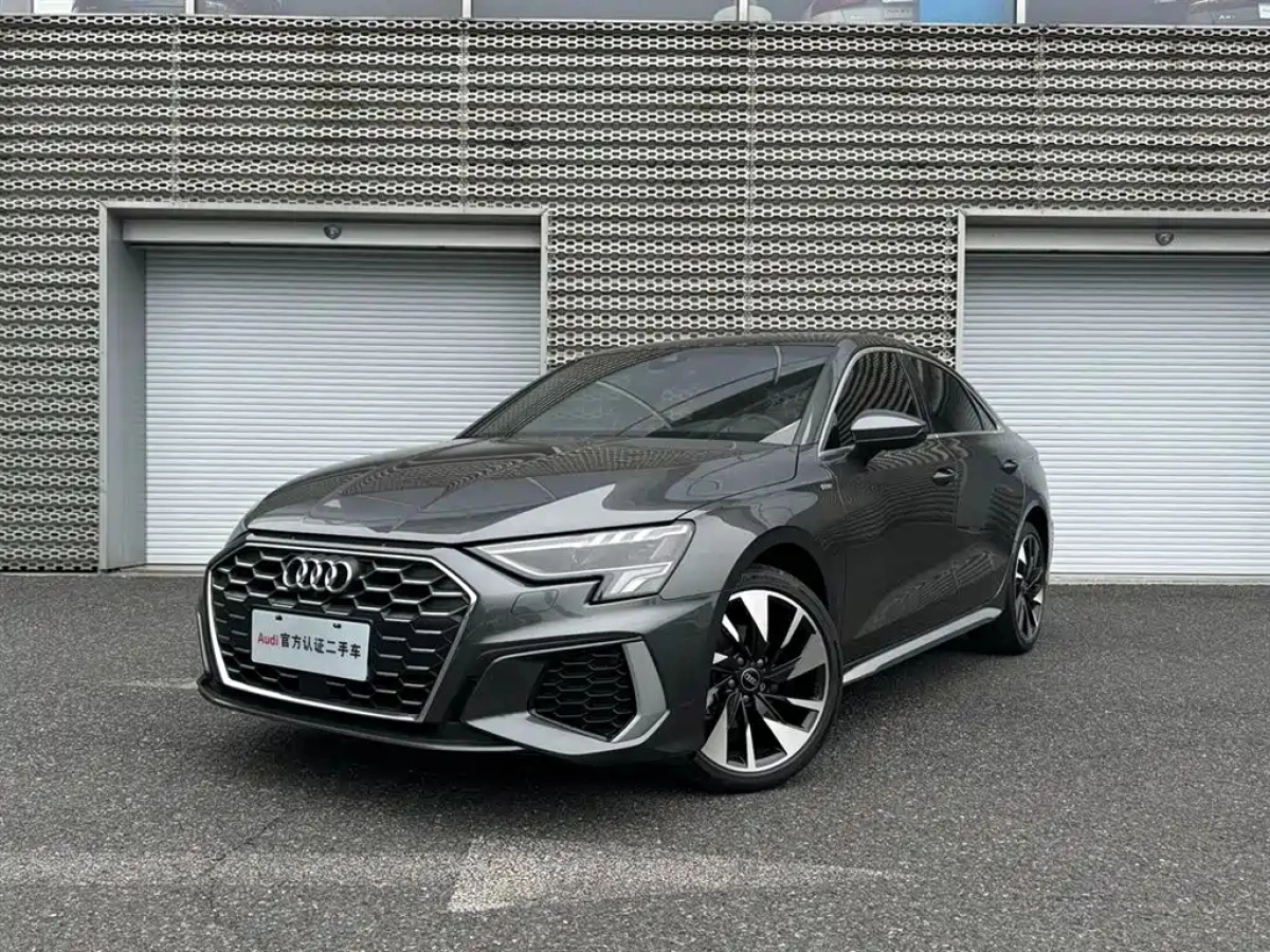 AUDI A3  2024