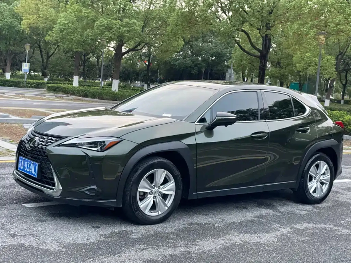 LEXUS UX  2021