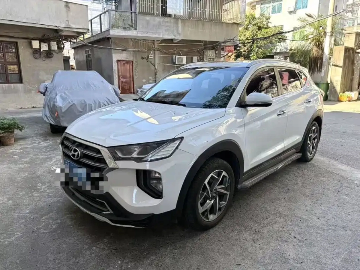 HYUNDAI TUCSON