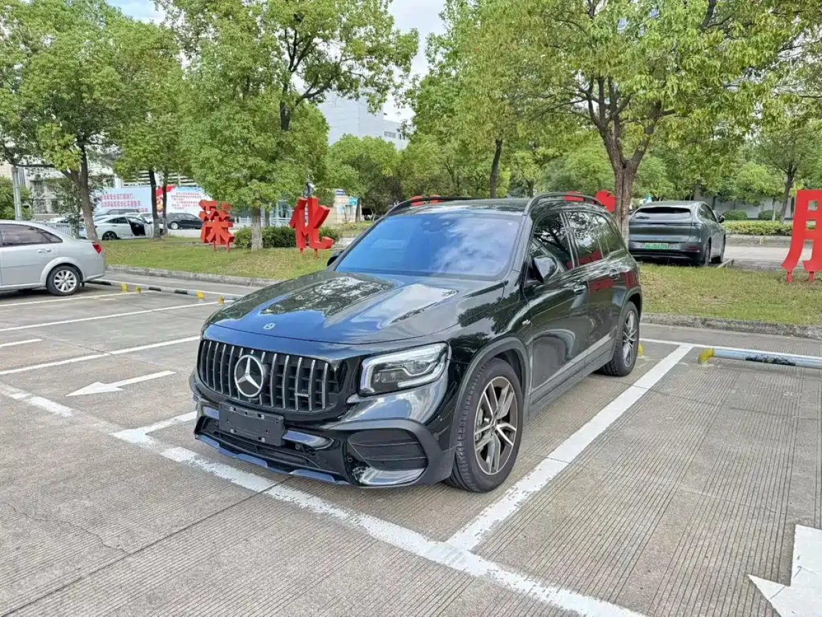 MERCEDES BENZ GLB AMG  2021