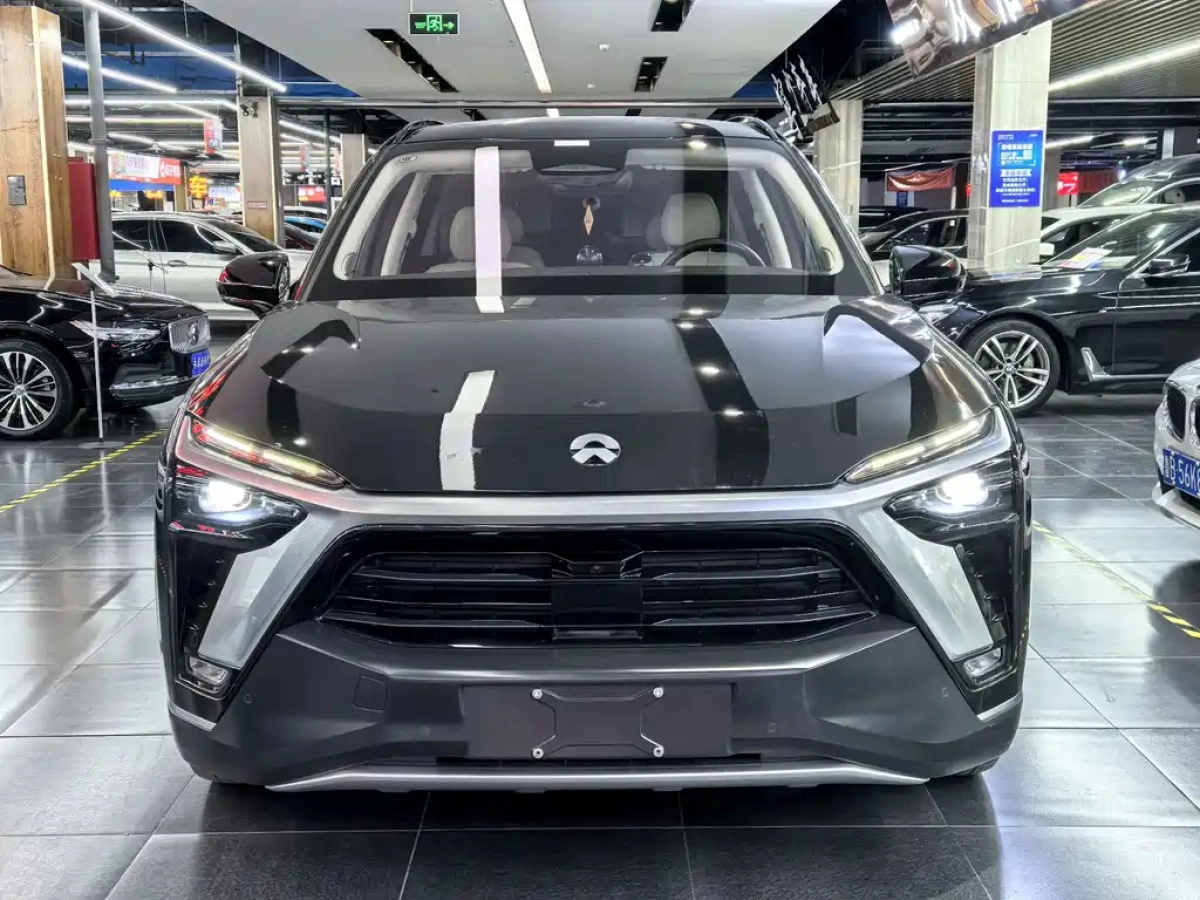 NIO ES8