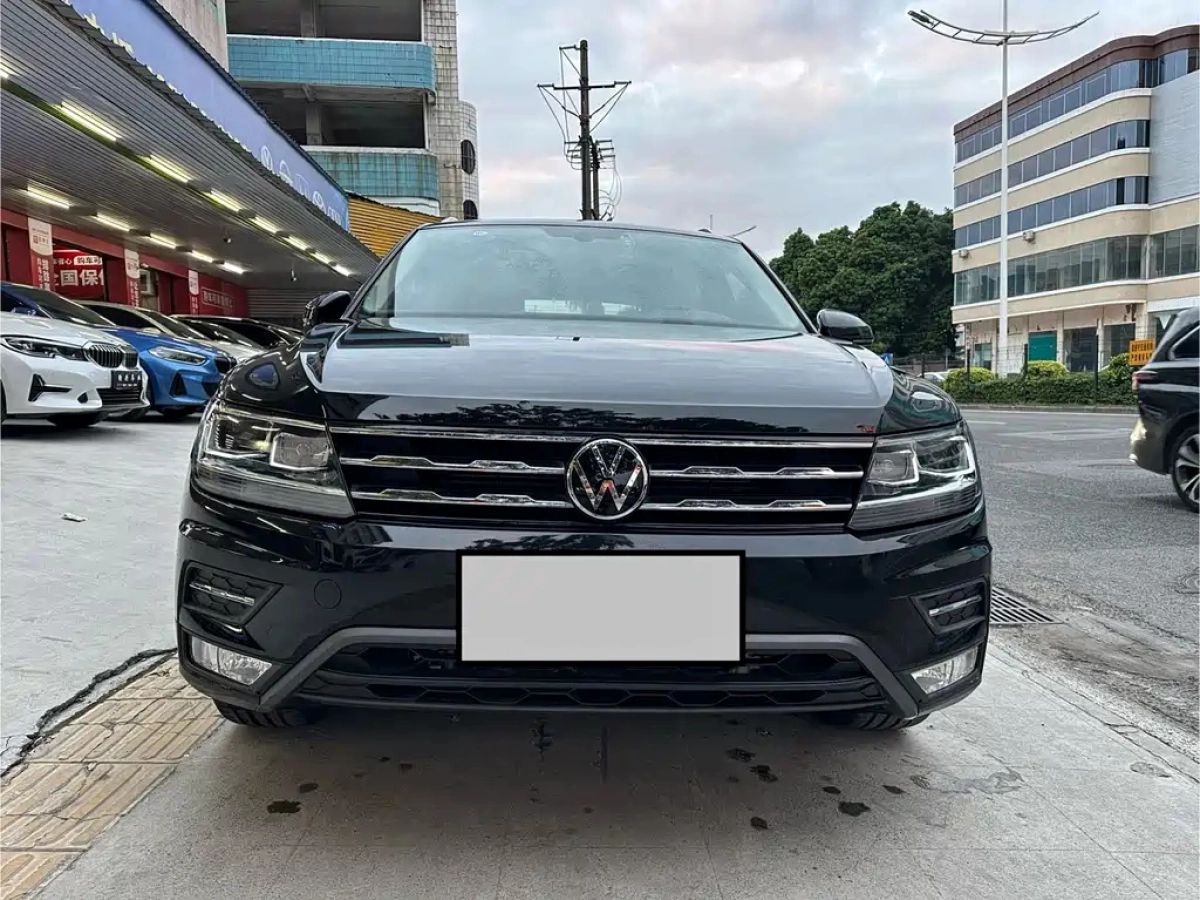 VOLKSWAGEN TIGUAN L