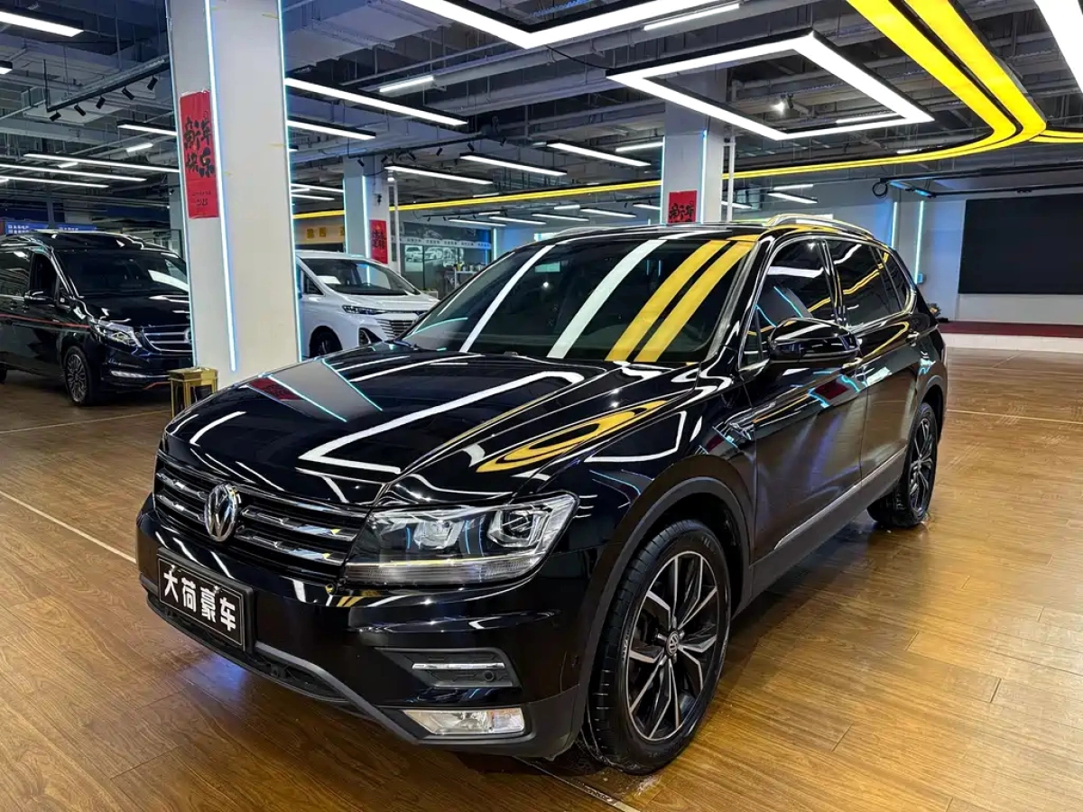 VOLKSWAGEN TIGUAN L