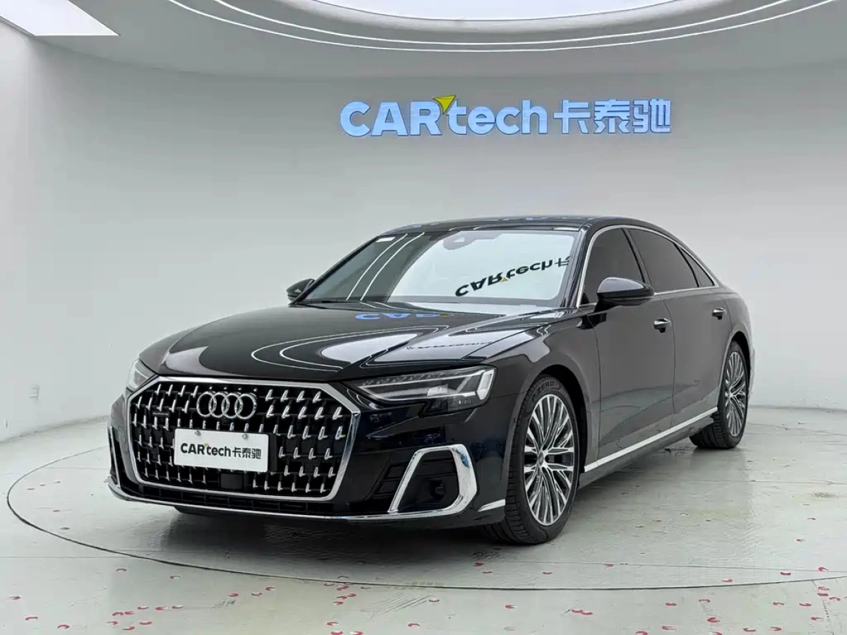 AUDI A8  2024