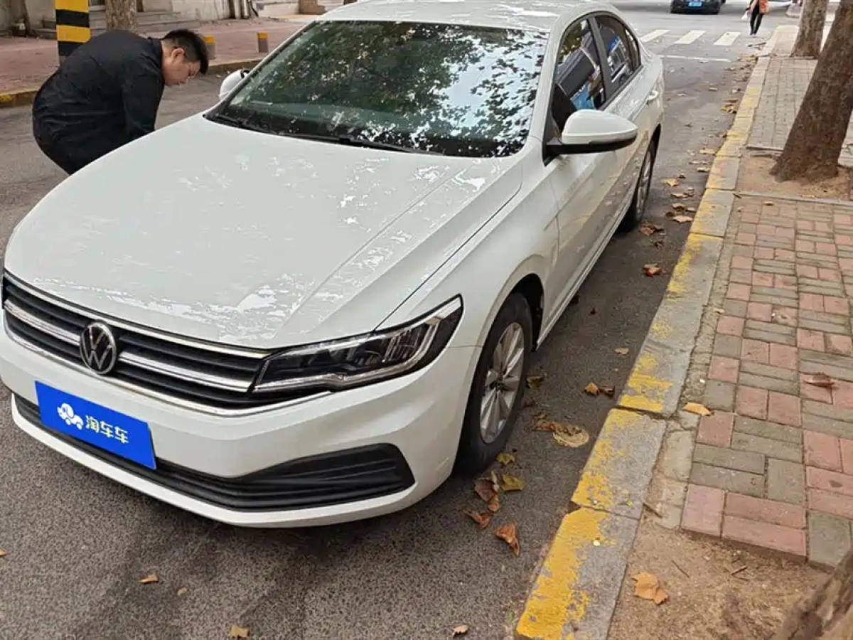 VOLKSWAGEN BORA  2021