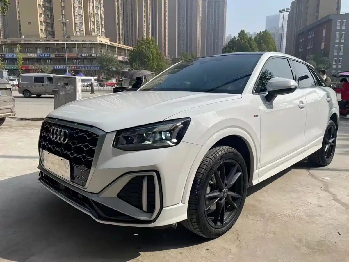 AUDI Q2L