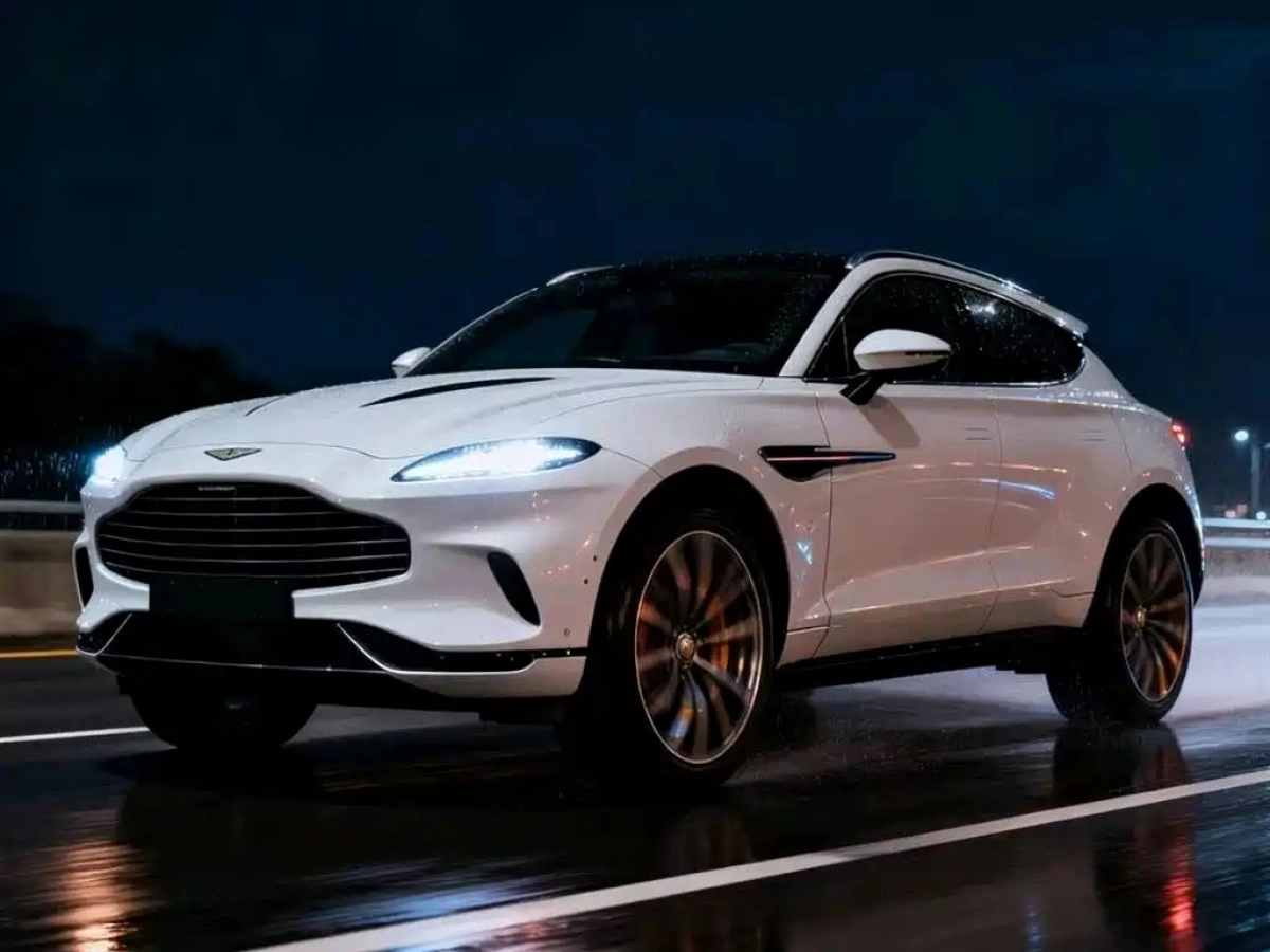 ASTON MARTIN DBX