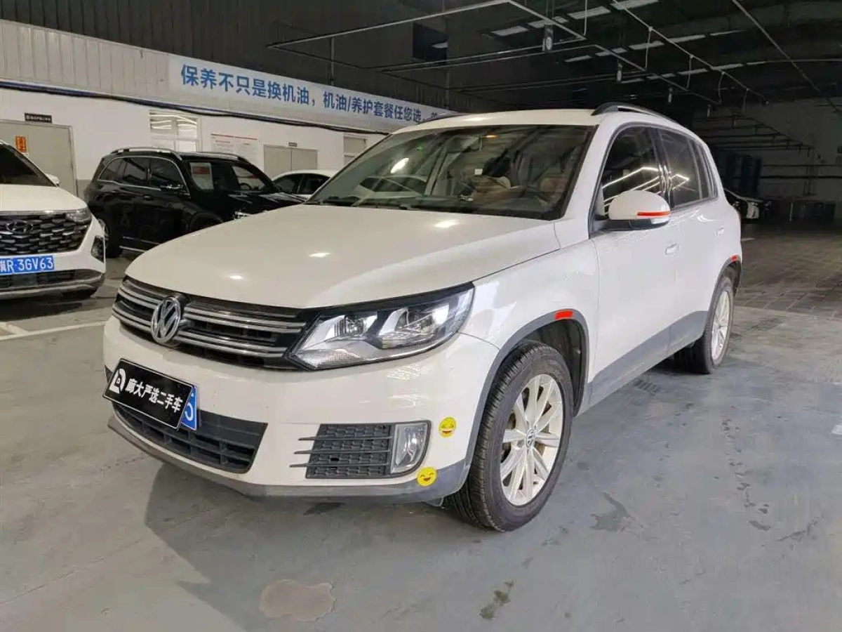 VOLKSWAGEN TIGUAN