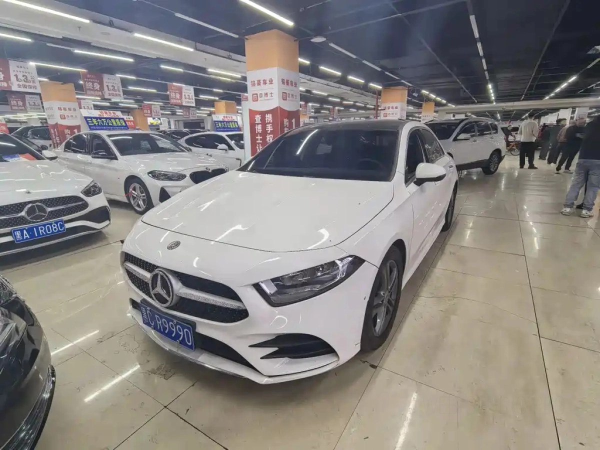 MERCEDES BENZ A-CLASS  2021