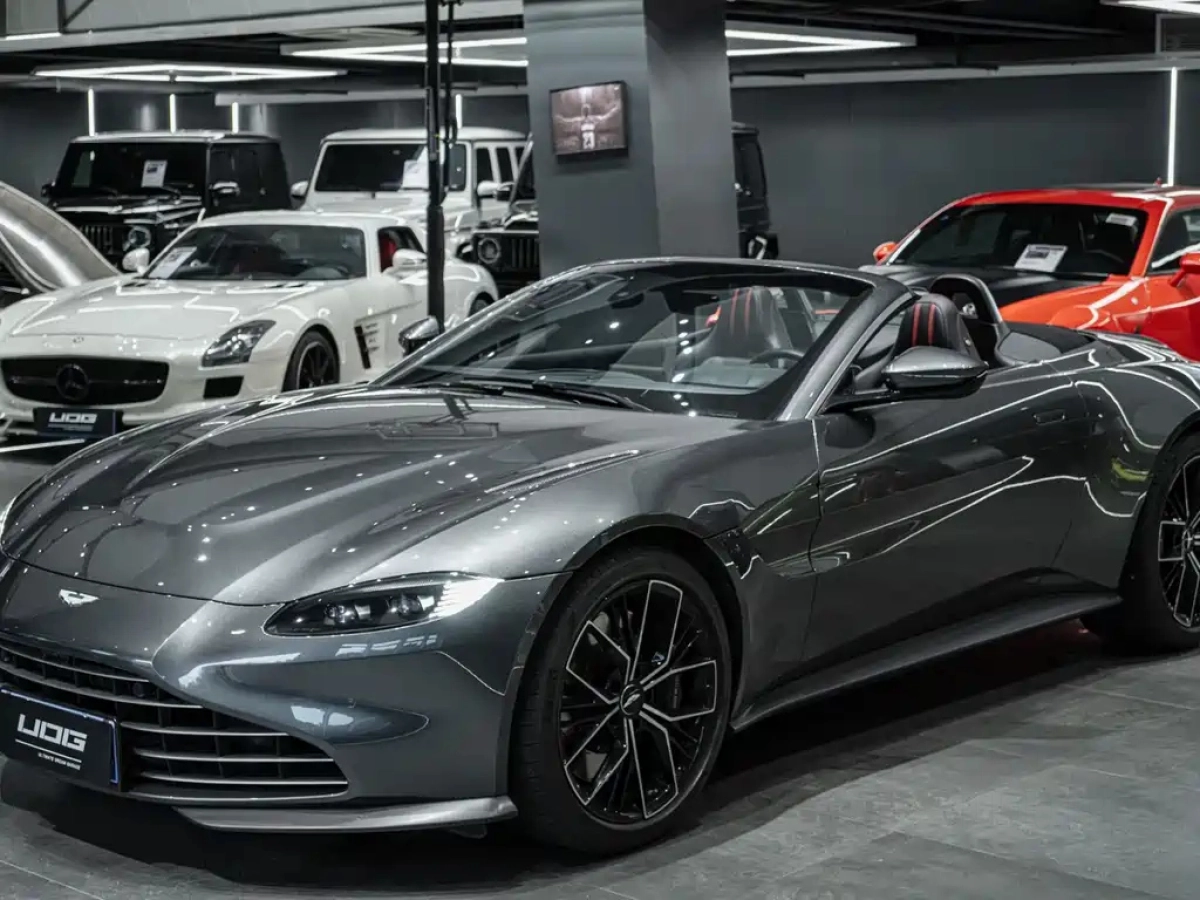 ASTON MARTIN V8 VANTAGE