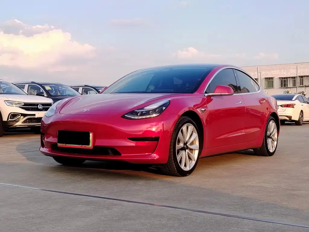 TESLA MODEL 3