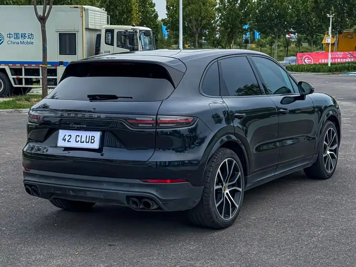 PORSCHE CAYENNE