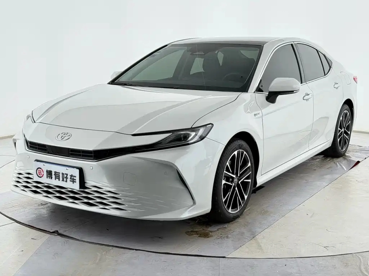 TOYOTA CAMRY  2025