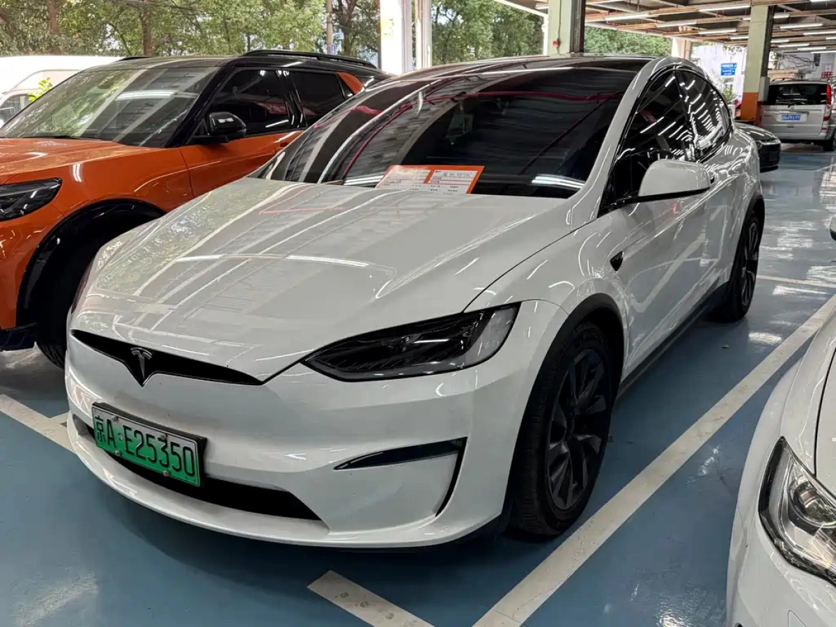 TESLA MODEL X