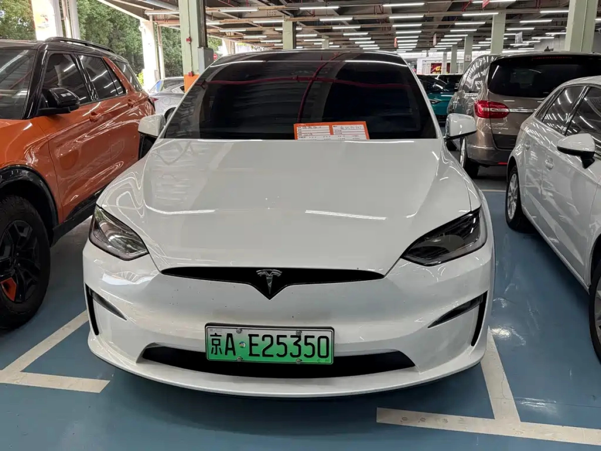 TESLA MODEL X