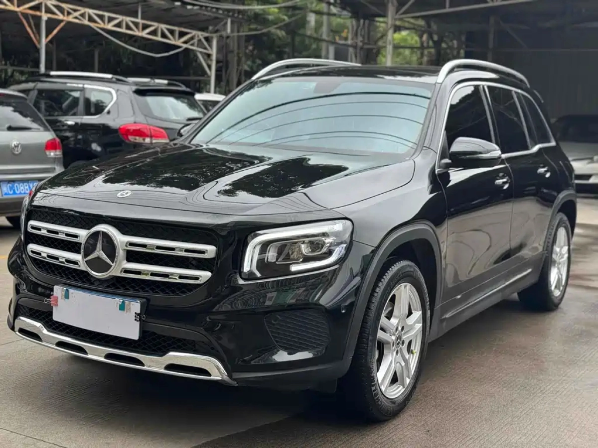 MERCEDES BENZ GLB