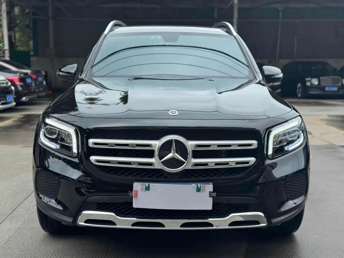 MERCEDES BENZ GLB