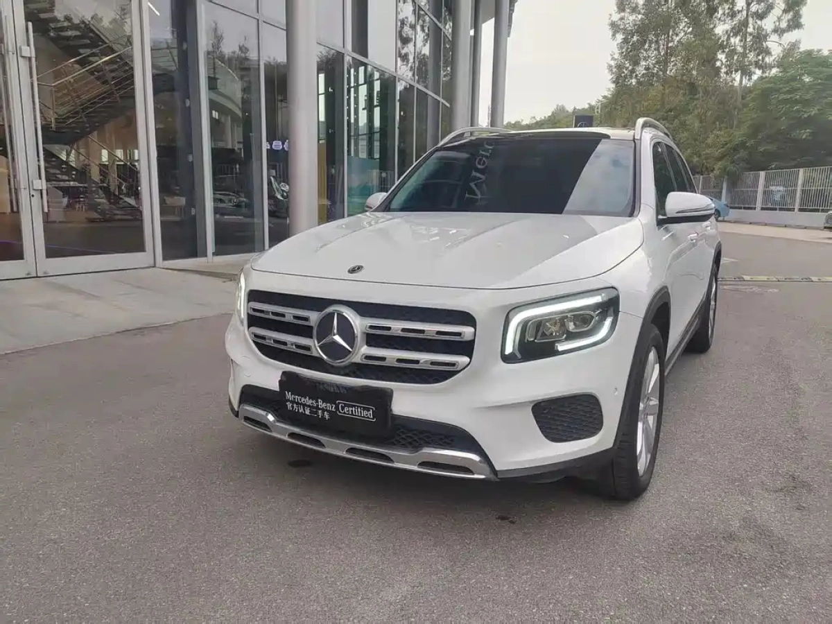 MERCEDES BENZ GLB