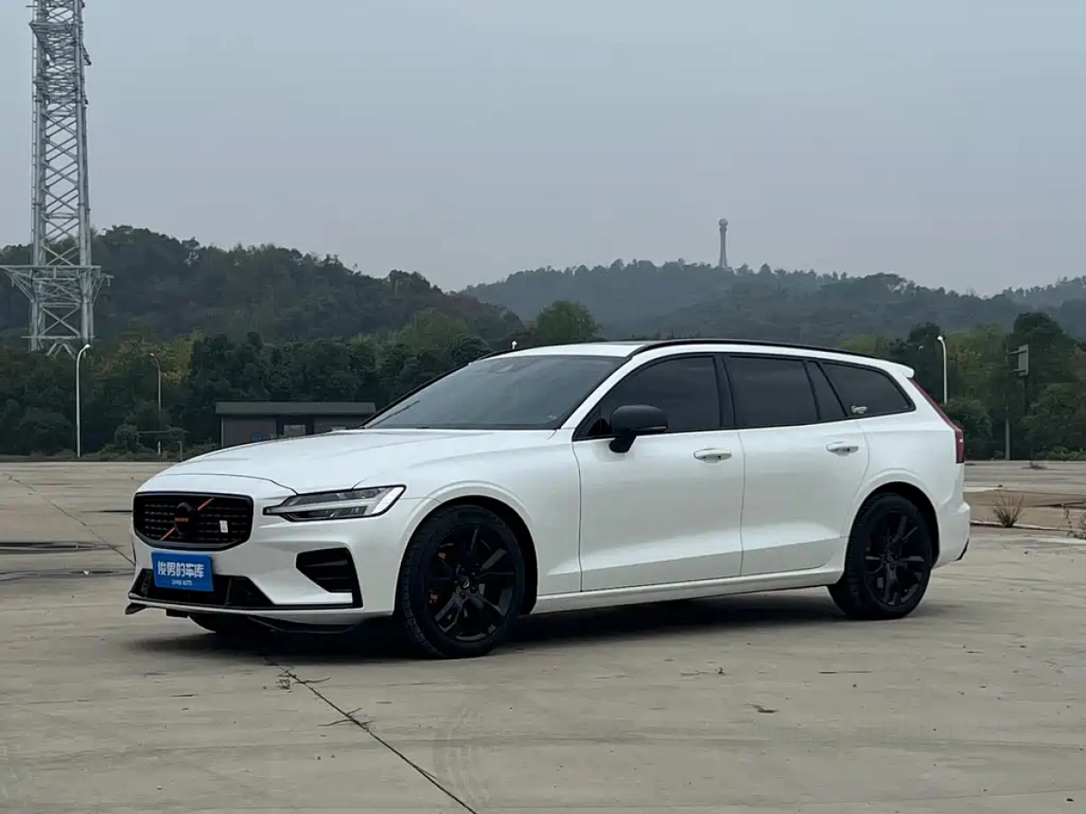 VOLVO V60  2022
