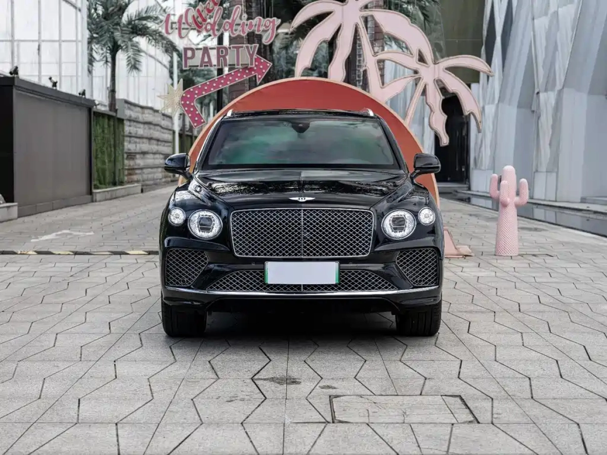 BENTLEY BENTAYGA PLUG IN HYBRID