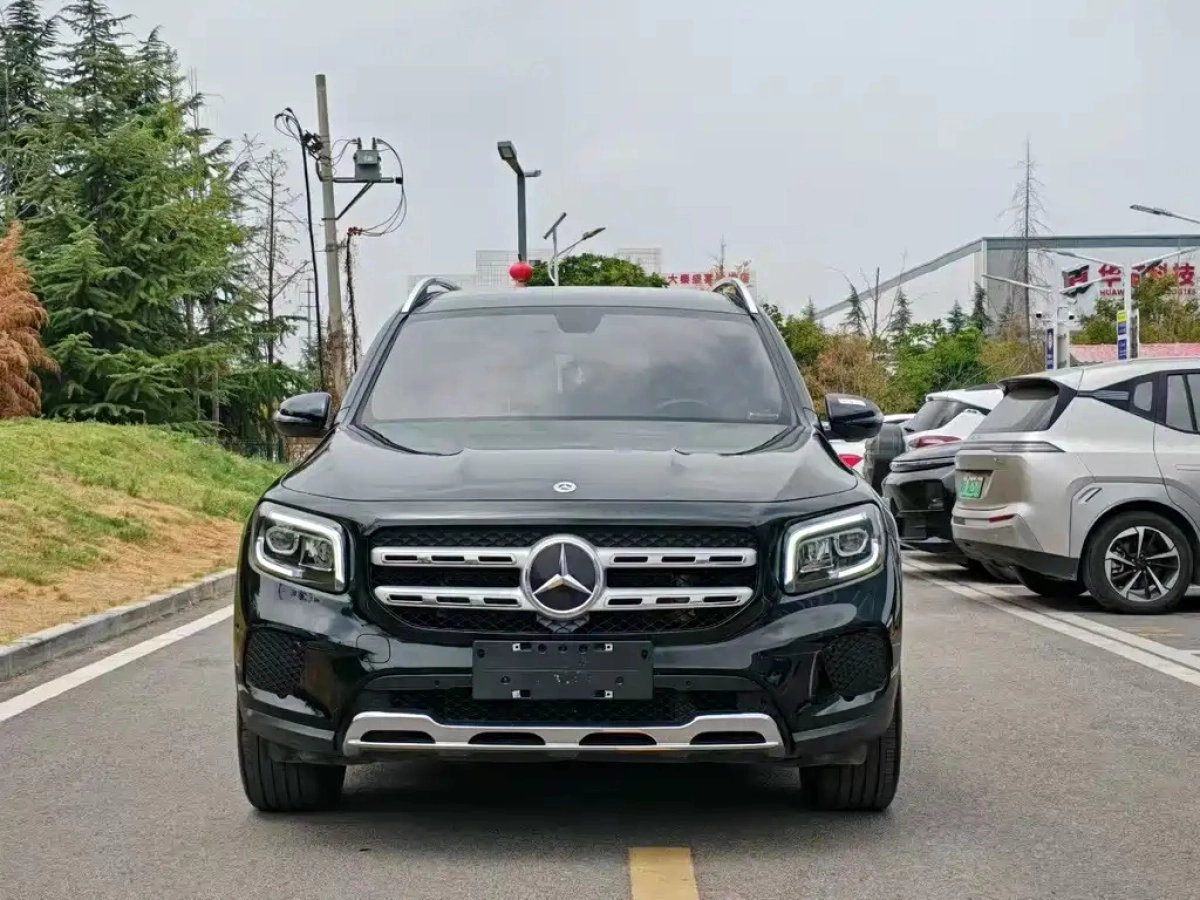 MERCEDES BENZ GLB