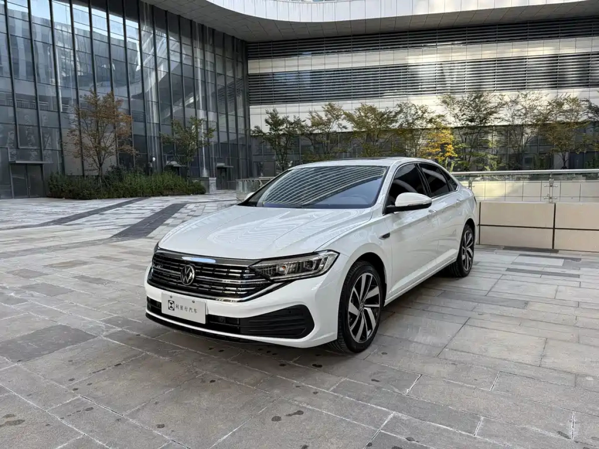 VOLKSWAGEN SAGITAR  2025