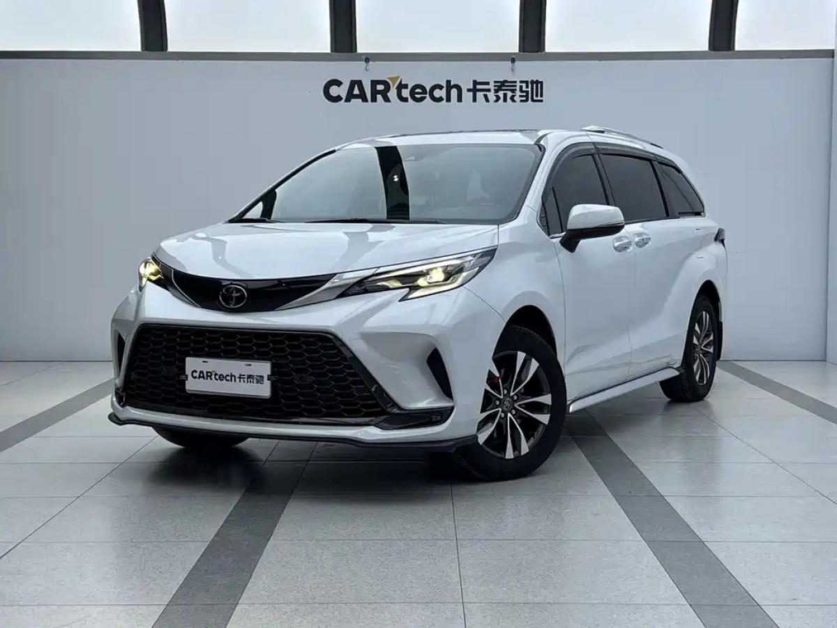 TOYOTA GRANVIA  2024