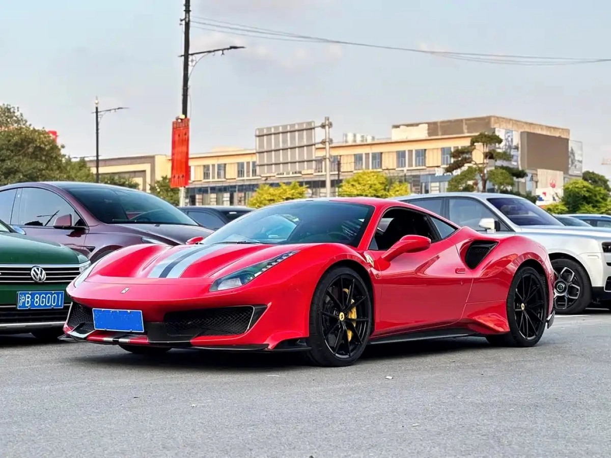 FERRARI 488