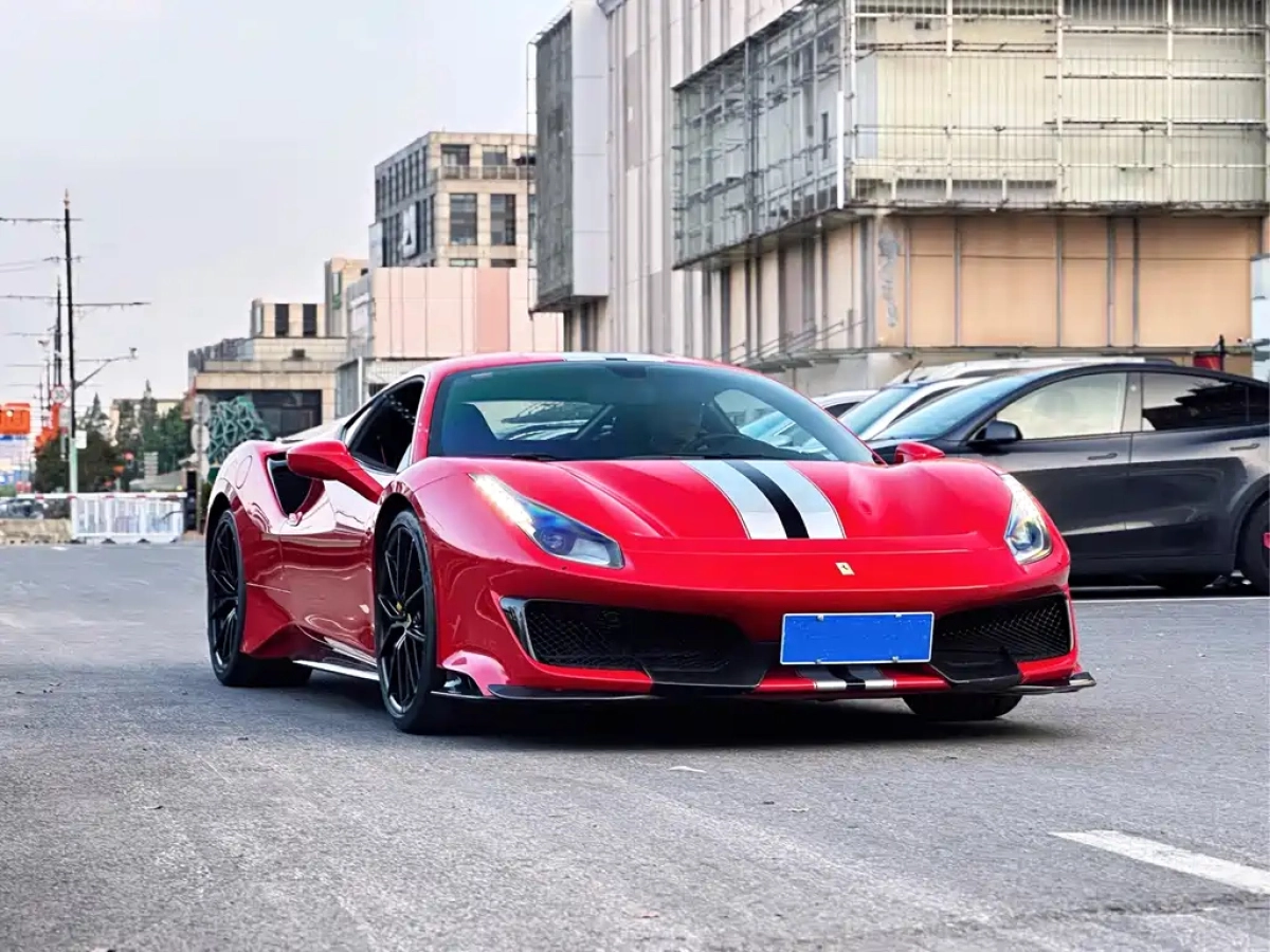 FERRARI 488