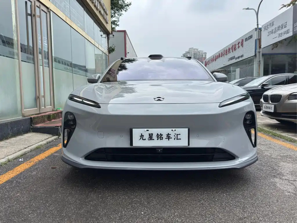 NIO ET5