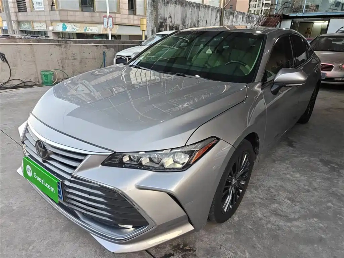 TOYOTA AVALON  2020