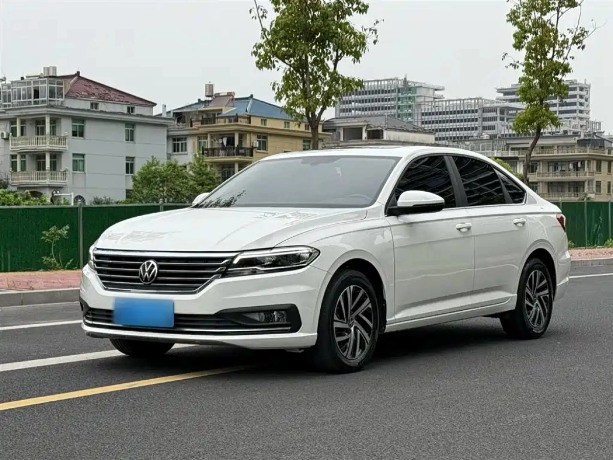 VOLKSWAGEN LAVIDA  2022