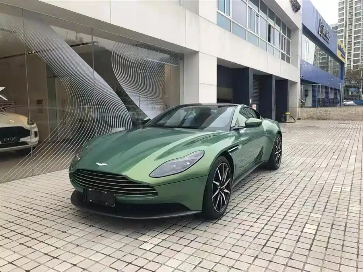 ASTON MARTIN DB11
