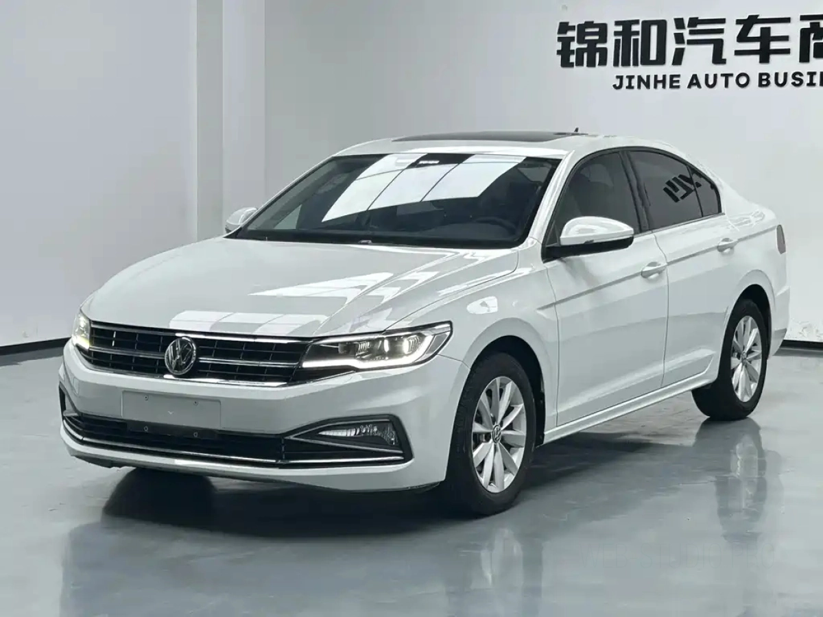 VOLKSWAGEN BORA  2022