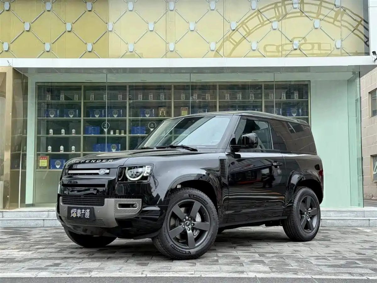 LAND ROVER DEFENDER  2025