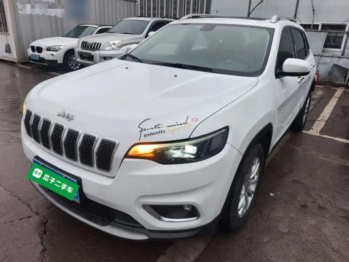 JEEP CHEROKEE