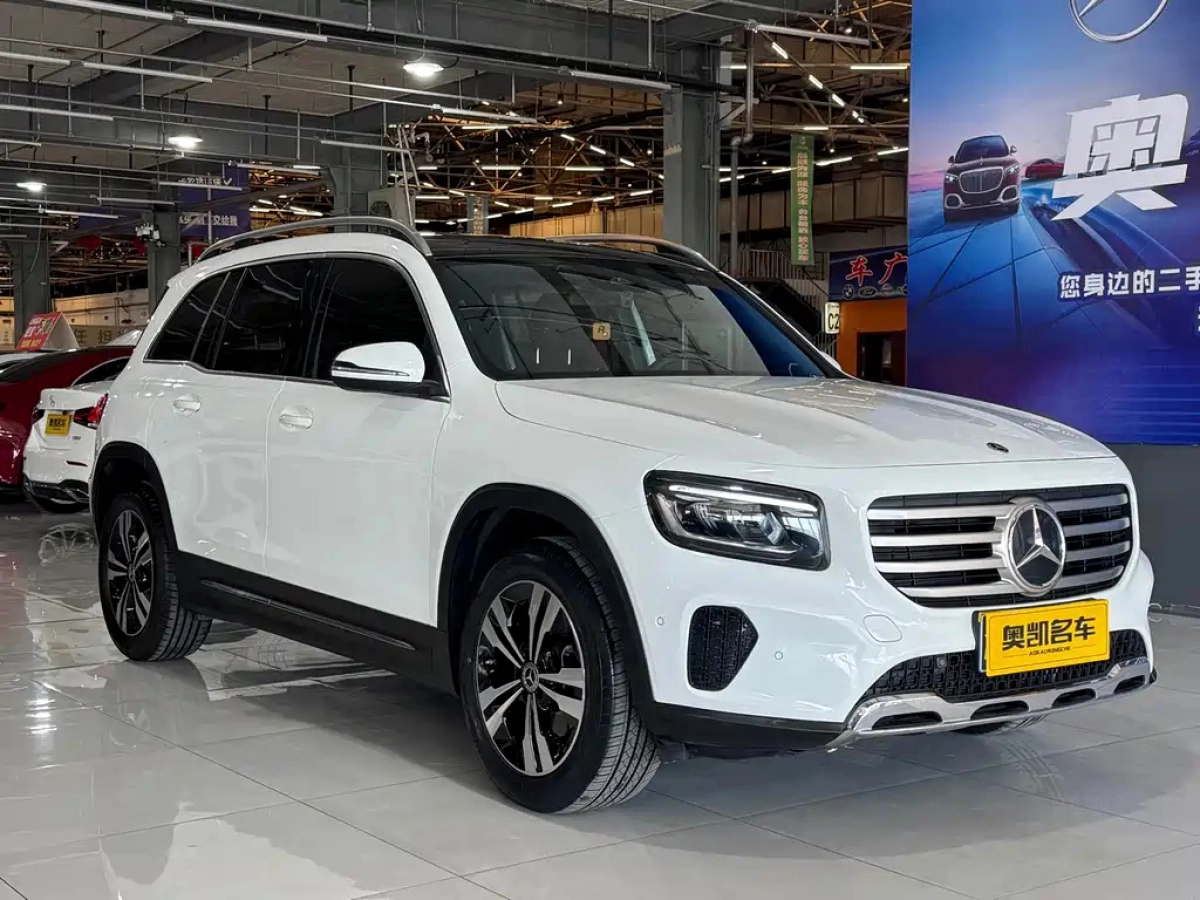 MERCEDES BENZ GLB