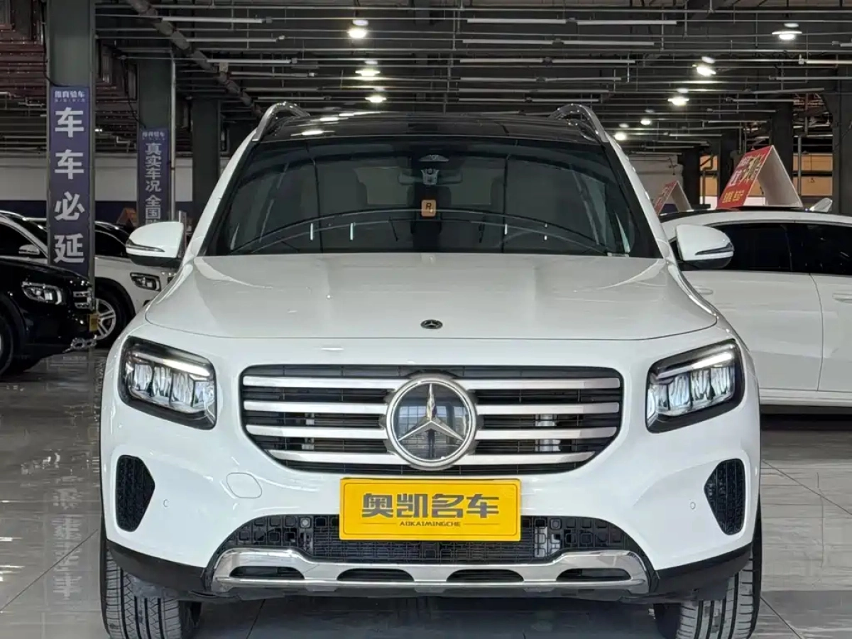 MERCEDES BENZ GLB