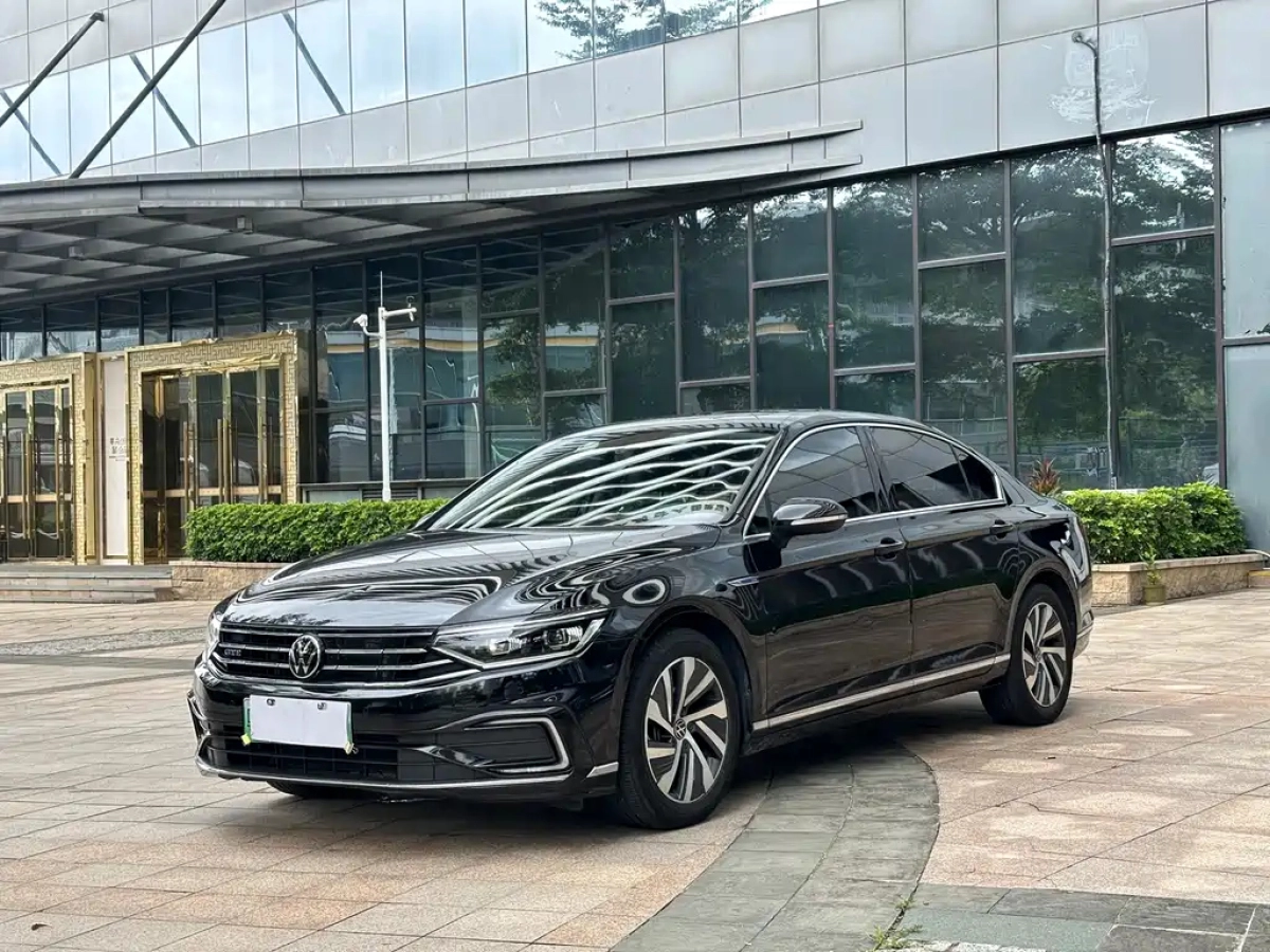 VOLKSWAGEN MAGOTAN GTE PLUG IN HYBRID