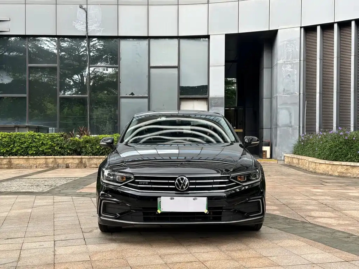 VOLKSWAGEN MAGOTAN GTE PLUG IN HYBRID