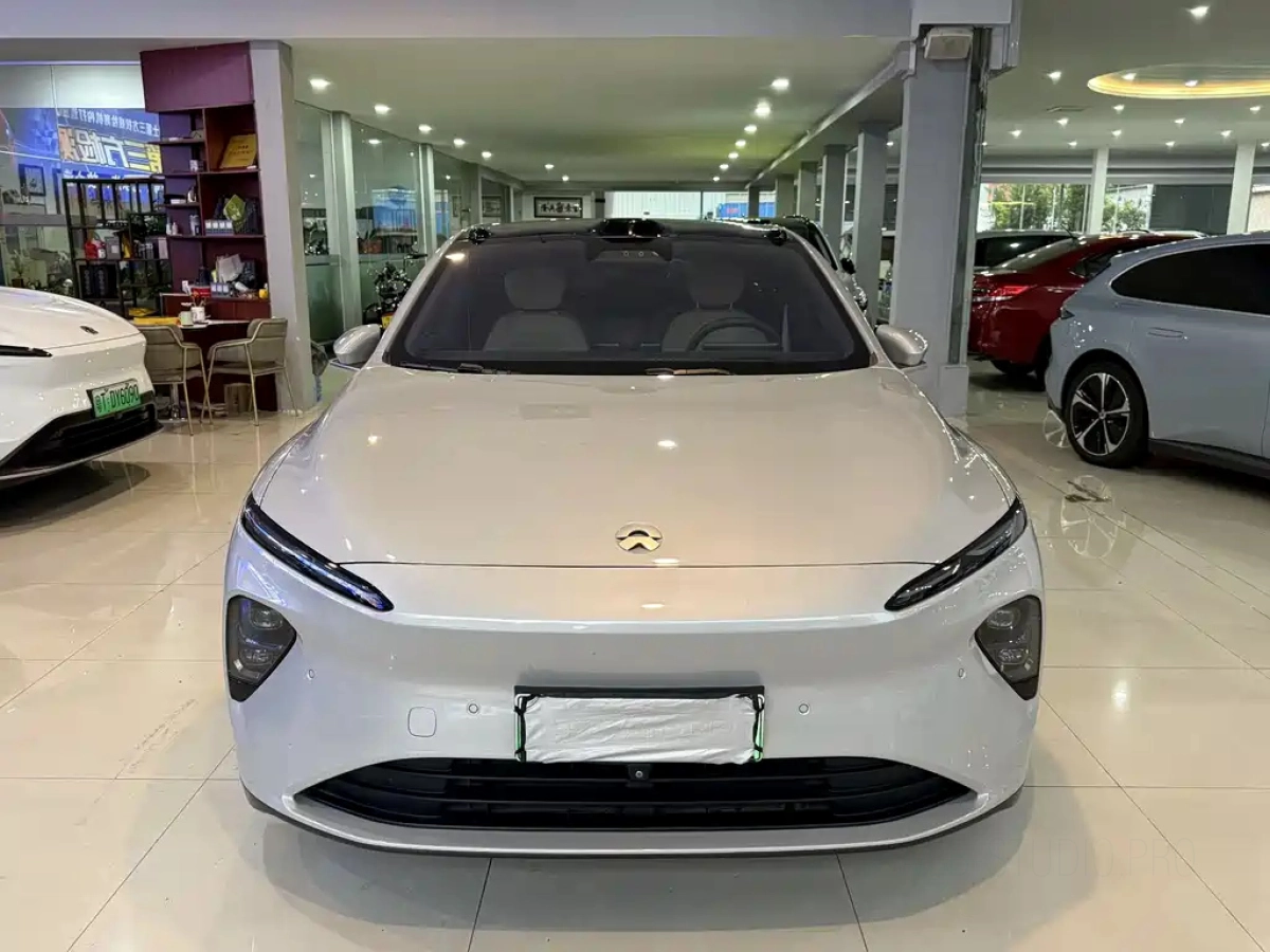 NIO ET7