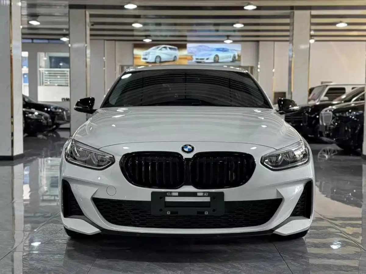 BMW 1-SERIES