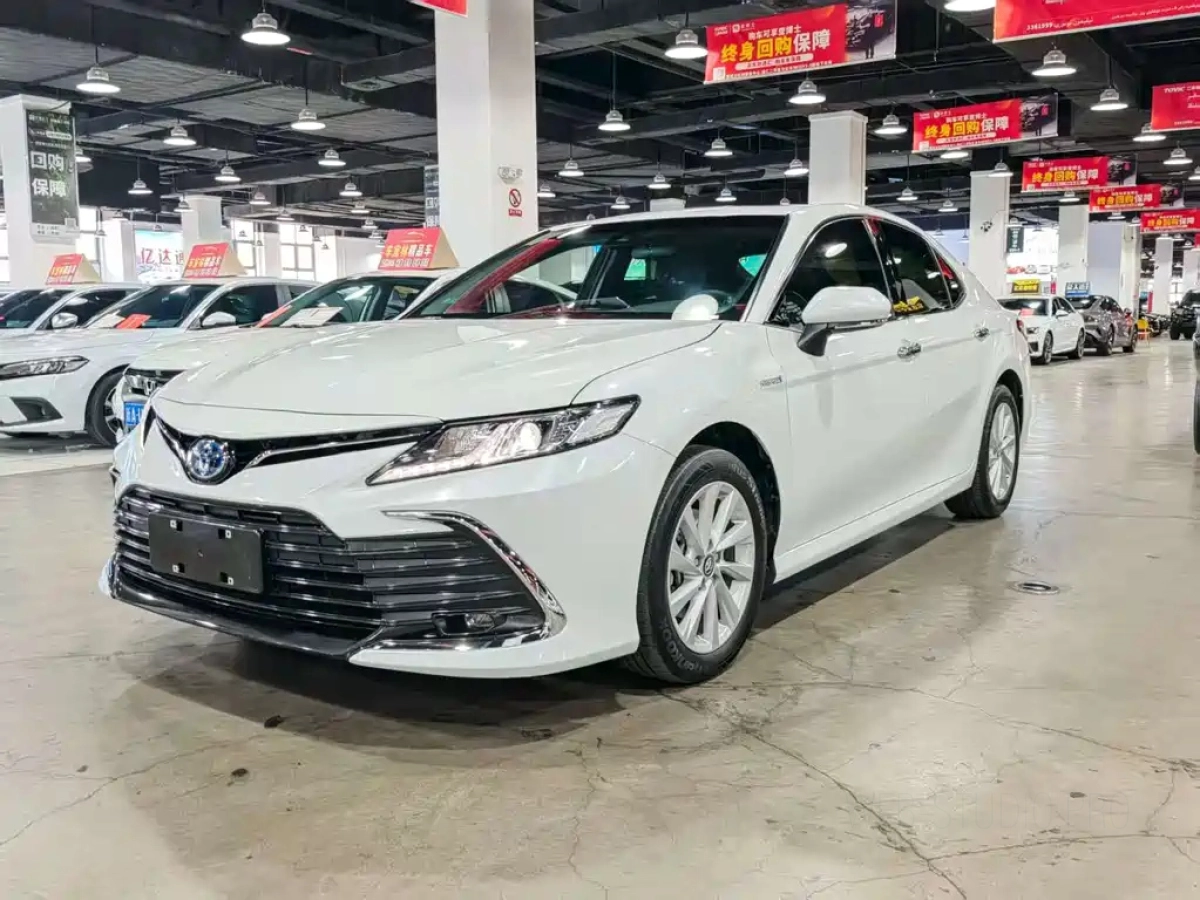 TOYOTA CAMRY  2024