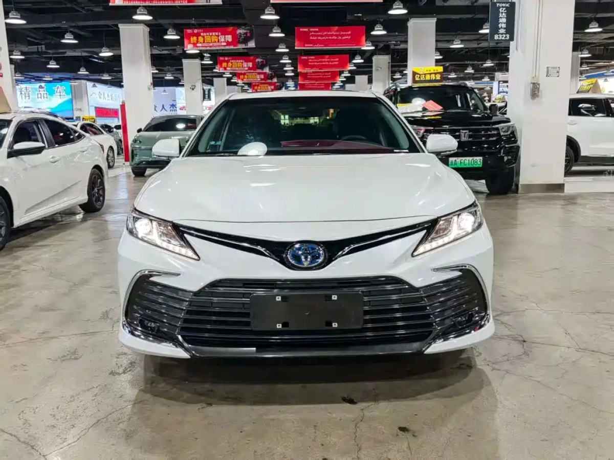 TOYOTA CAMRY
