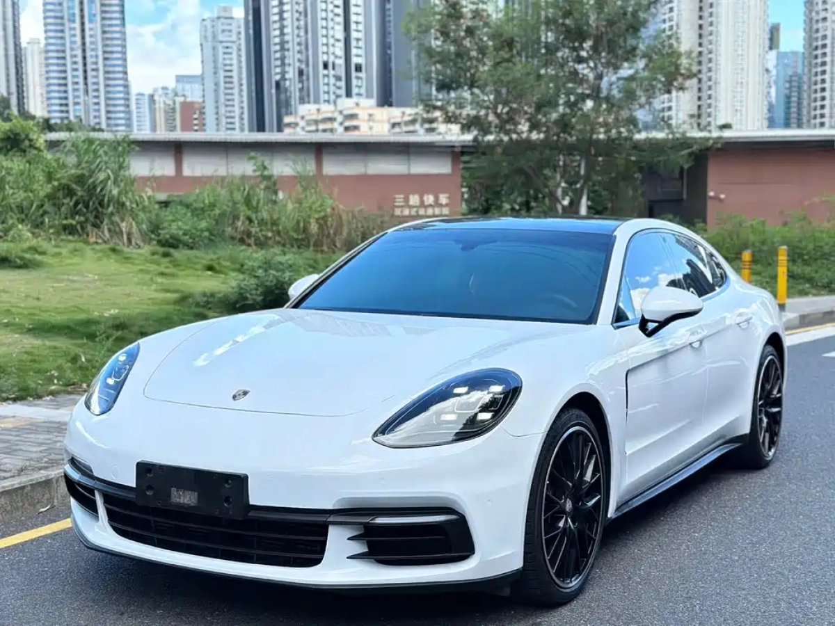 PORSCHE PANAMERA  2019