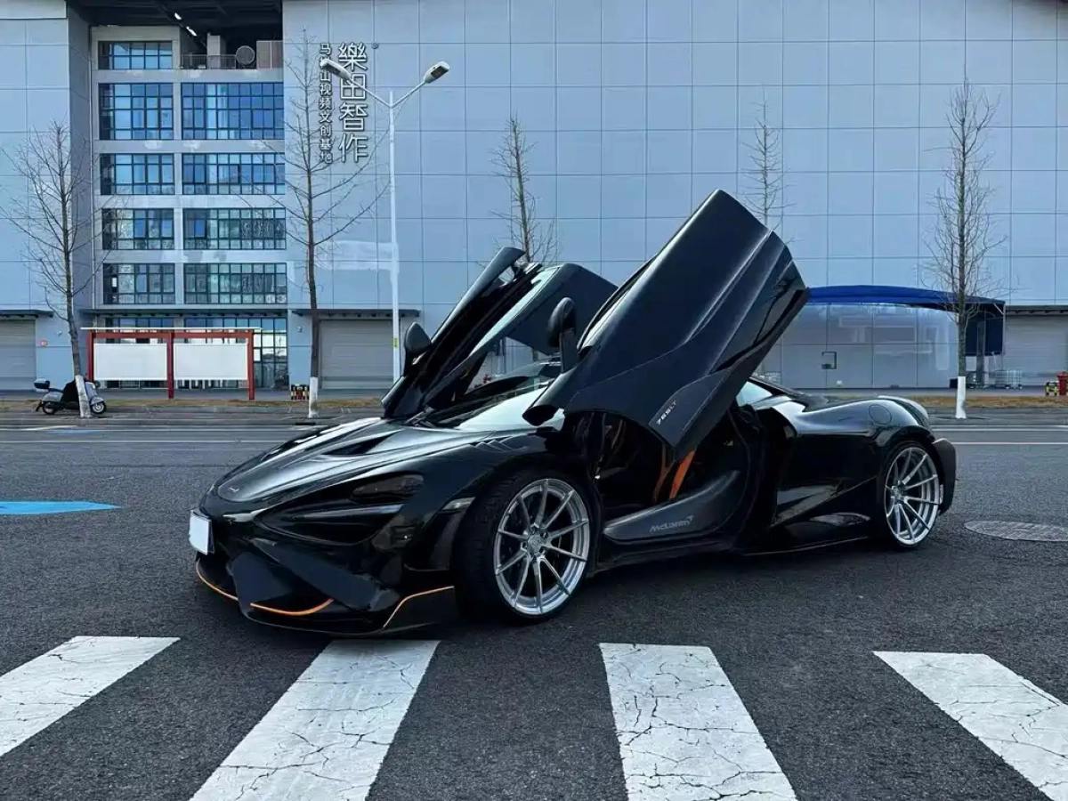 MCLAREN 720S