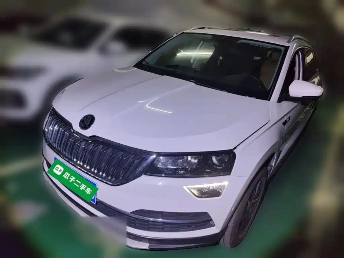 SKODA KAROQ  2021