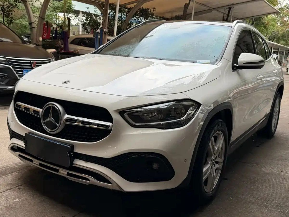 MERCEDES BENZ GLA  2021