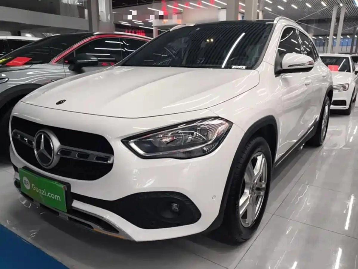 MERCEDES BENZ GLA  2021
