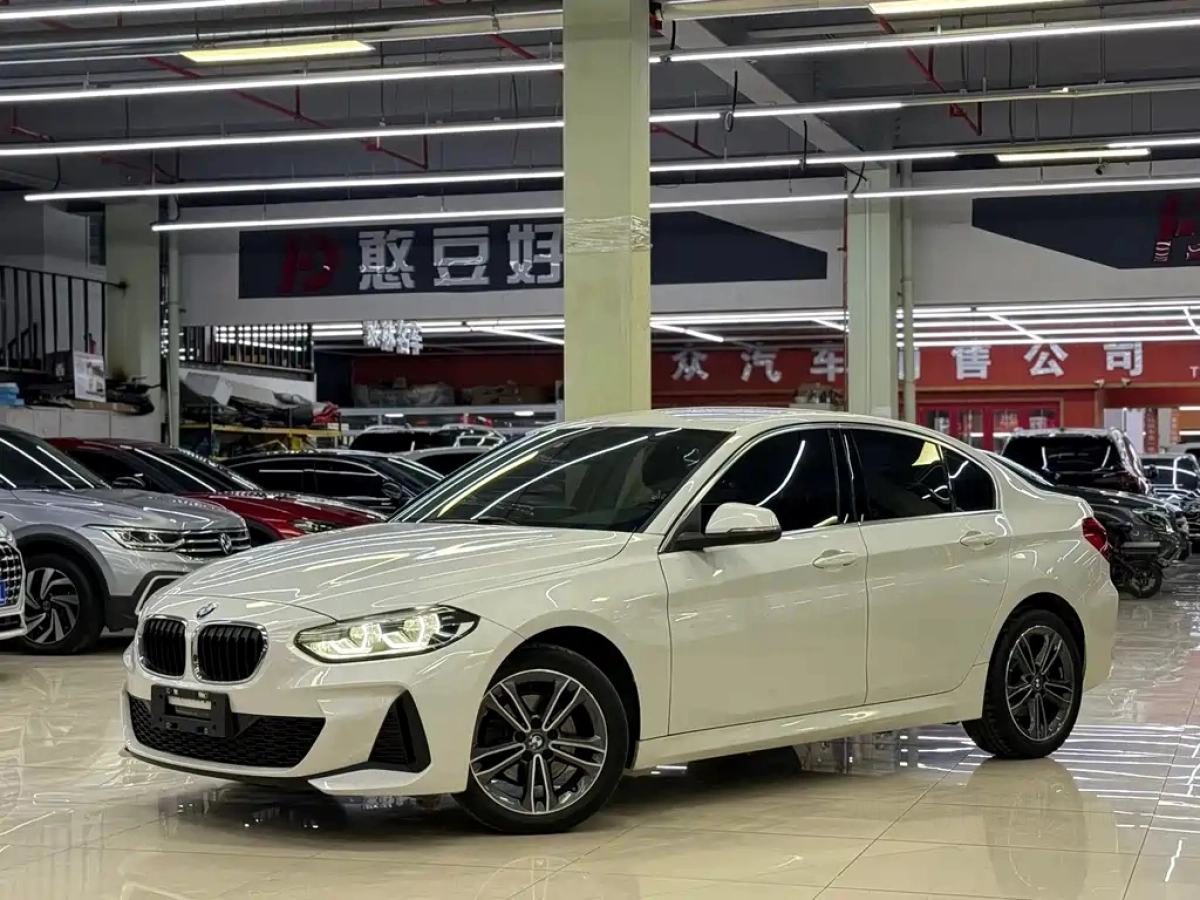 BMW 1-SERIES  2022